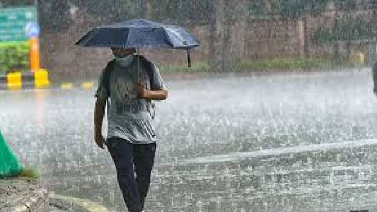 রবিবার সারাদেশে ভারী বৃষ্টির পূর্বাভাস