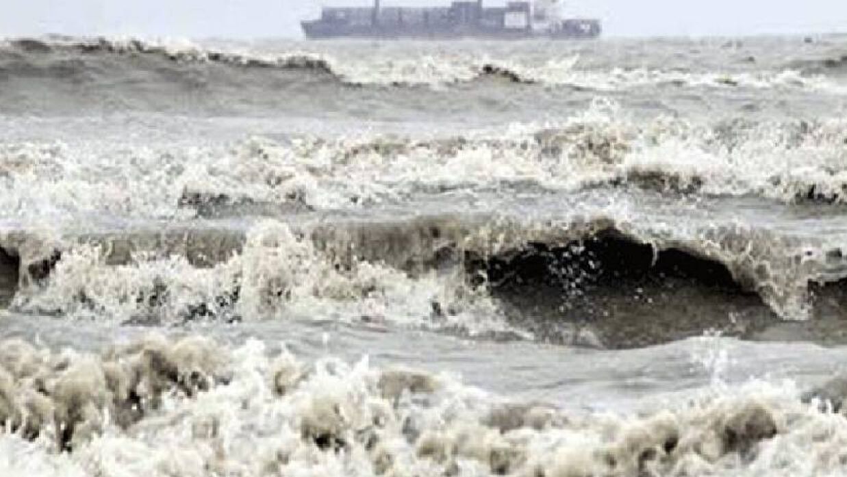 ঘূর্ণিঝড় রেমালের প্রভাবে জলোচ্ছ্বাসের আশঙ্কা ১৫ জেলায়