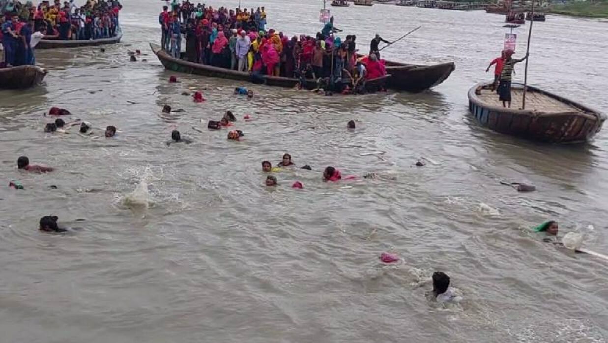 মোংলায় নৌকাডুবি