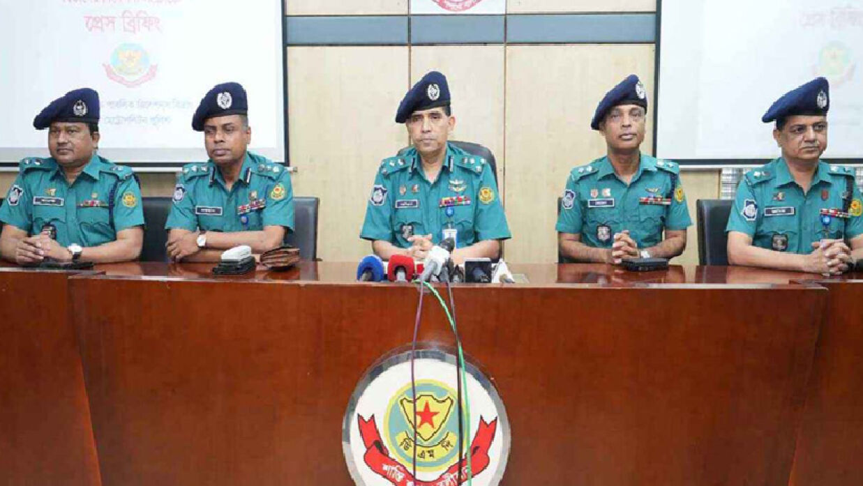 ঈদ যাত্রায় বাড়তি ভাড়া আদায় করলে ব্যবস্থা নেবে পুলিশ