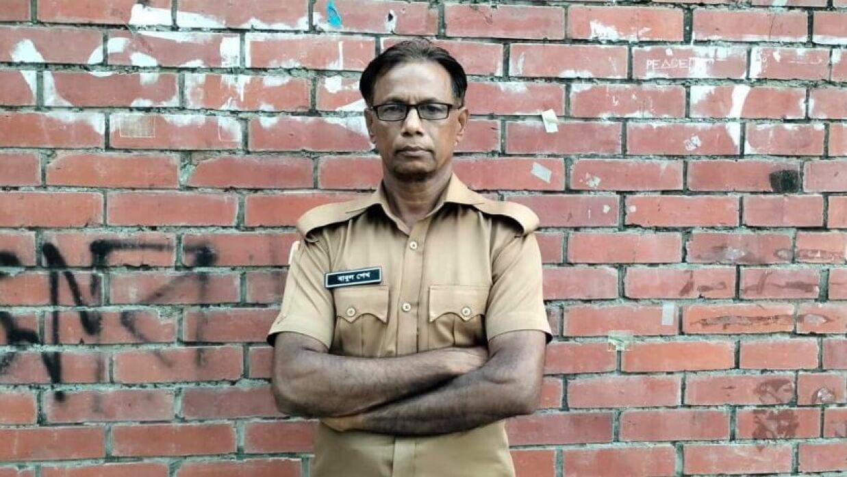 জাহাঙ্গীরনগর বিশ্ববিদ্যালয়ের নিরাপত্তা কর্মী বাবুল শেখ
