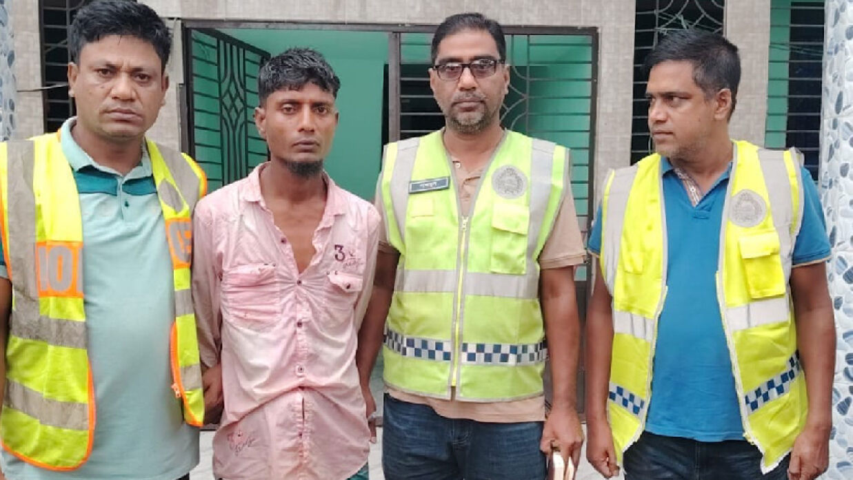 বাকিতে সিগারেট না দেওয়ায় কুপিয়ে হত্যা দোকানিকে