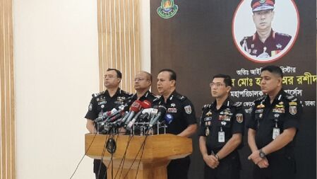 কিশোর গ্যাং পরিচালনাকারীদেরও আইনের আওতায় আনা হবে: র‌্যাব মহাপরিচালক