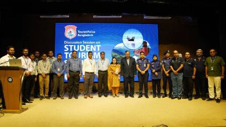 এআইইউবিতে শিক্ষার্থীদের পর্যটন নিরাপত্তা শীর্ষক সেমিনার অনুষ্ঠিত