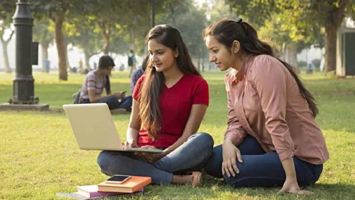 স্নাতকে স্কলারশিপ দিচ্ছে নেদারল্যান্ড