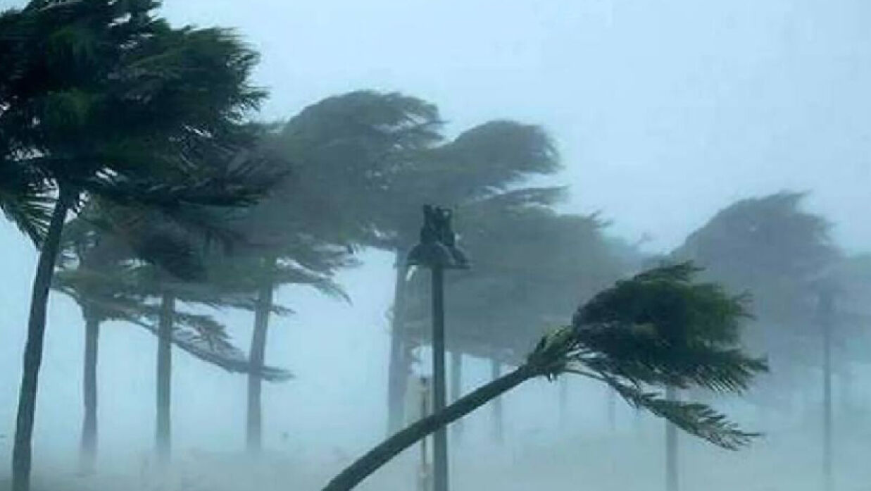 সন্ধার মধ্যে ১২ অঞ্চলে ৬০ কিমি বেগে ঝড়ের পূর্বাভাস