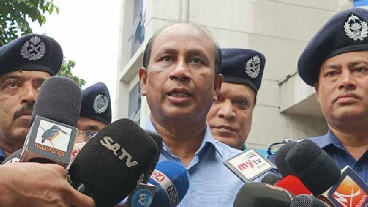 সাংবাদিকদের অনুরোধ জানিয়েছি, অর্ডার করিনি: এসবি প্রধান