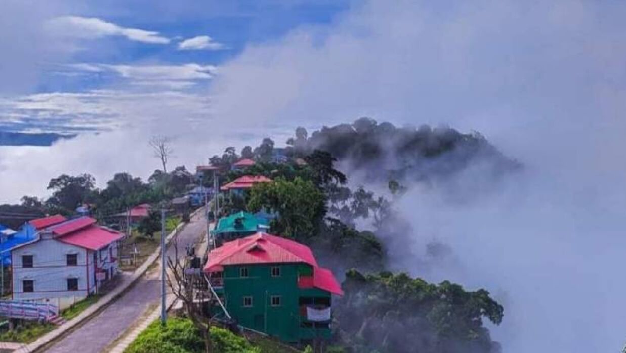 টানা বৃষ্টিতে সাজেকে আটকা শতাধিক পর্যটক