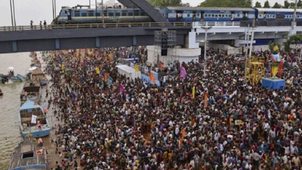পদদলিত হয়ে মৃতের সংখ্যা বেড়ে ১০৭