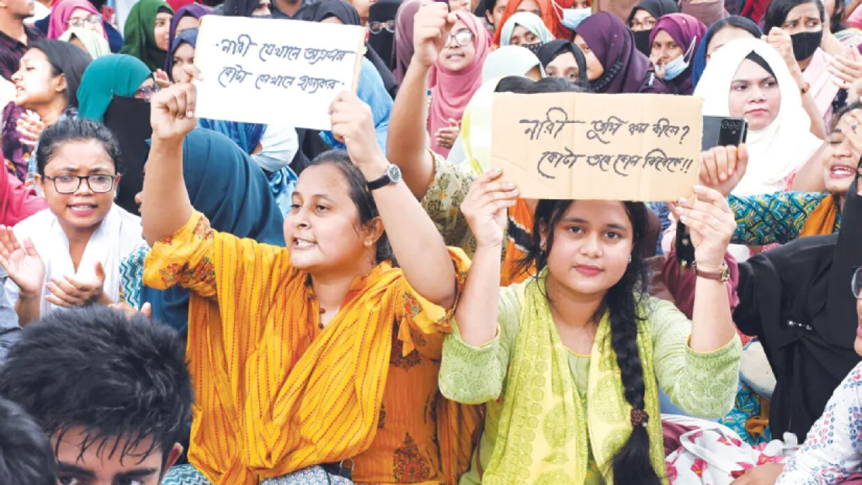 কোটা পুনর্বহালের প্রতিবাদে আন্দোলন