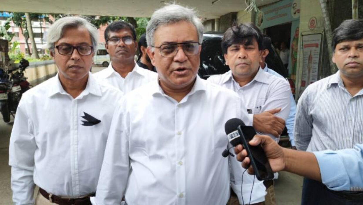 উপাচার্য অধ্যাপক ড. এ এস এম মাকসুদ কামাল