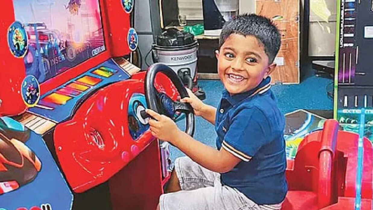 চোখে দিয়ে গুলি ঢুকে মাথায় আটকে যায় শিশু আহাদের