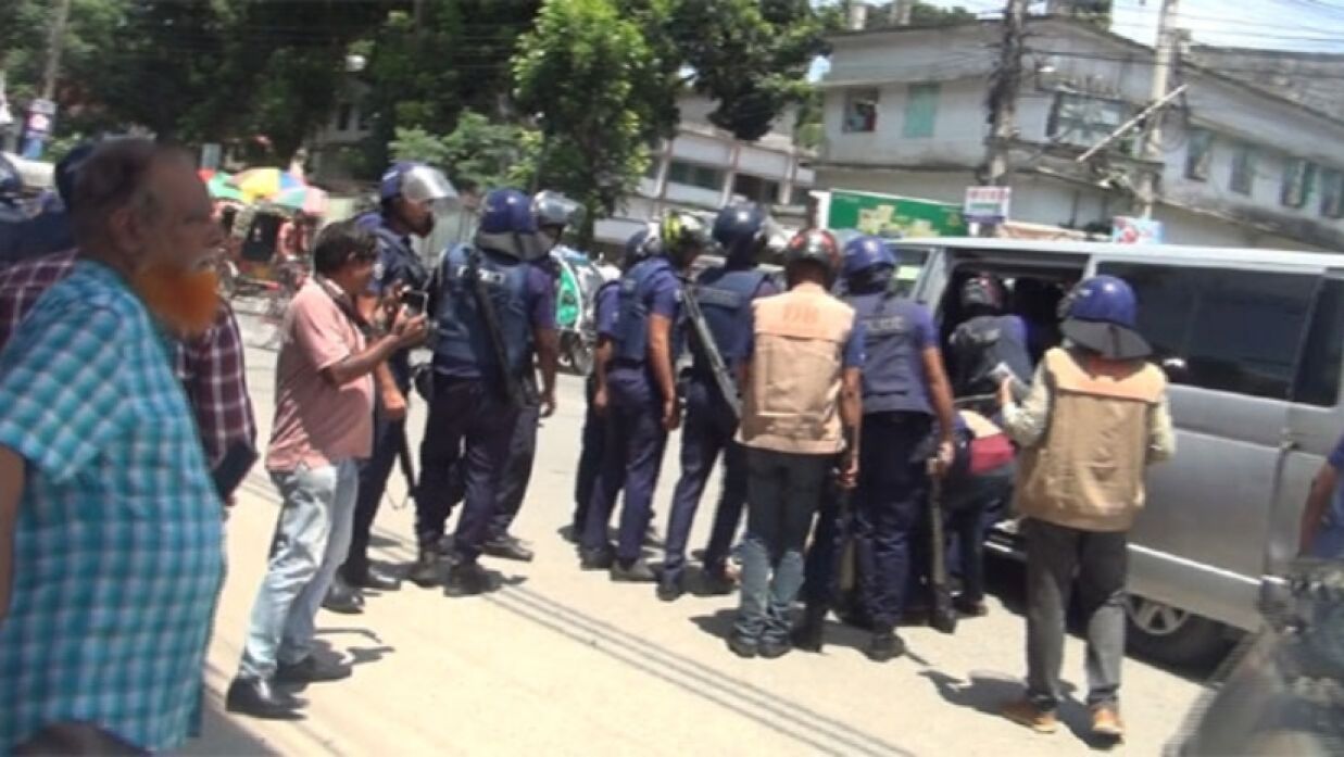 ফরিদপুরে পুলিশের ৩ মামলার এজাহারভুক্ত ৬৮ আসামির ২১ জনই ছাত্র