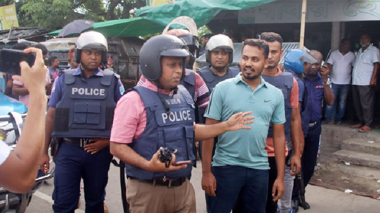 আটকের পর ইবির ১৮ শিক্ষার্থীকে ছেড়ে দিয়েছে পুলিশ