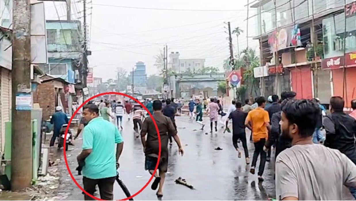 লক্ষ্মীপুরে অস্ত্র নিয়ে শিক্ষার্থীদের ধাওয়া