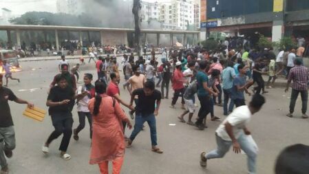 উত্তরা পূর্ব থানা ঘেরাও, ভেতর থেকে অনবরত গুলিতে নিহত ১০