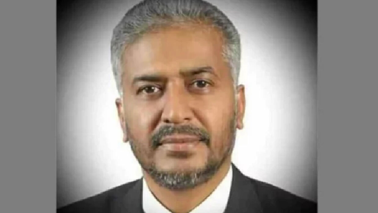 পদত্যাগ করলেন অতিরিক্ত অ্যাটর্নি জেনারেল মোরশেদ