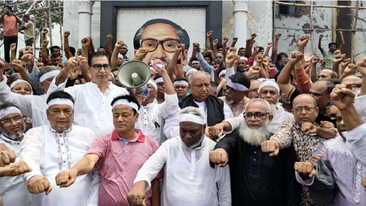 কাফনের কাপড় বেঁধে শপথ