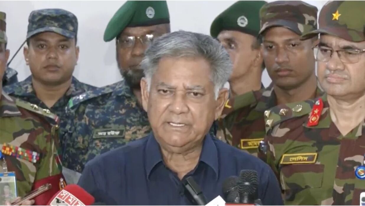 সাত দিনের মধ্যে লুট হওয়া অস্ত্র জমার নির্দেশ, নয়তো কঠোর ব্যবস্থা