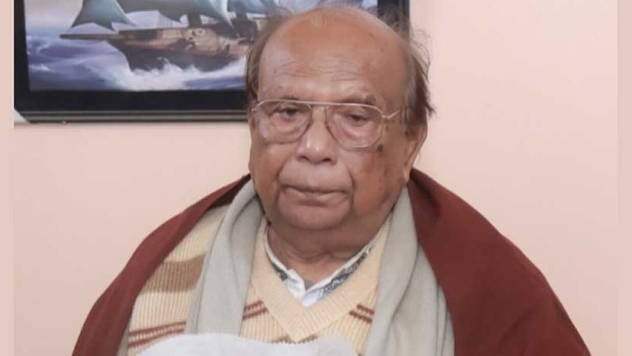 সাবেক পানিসম্পদ মন্ত্রী রমেশ চন্দ্রকে আটকের অভিযোগ