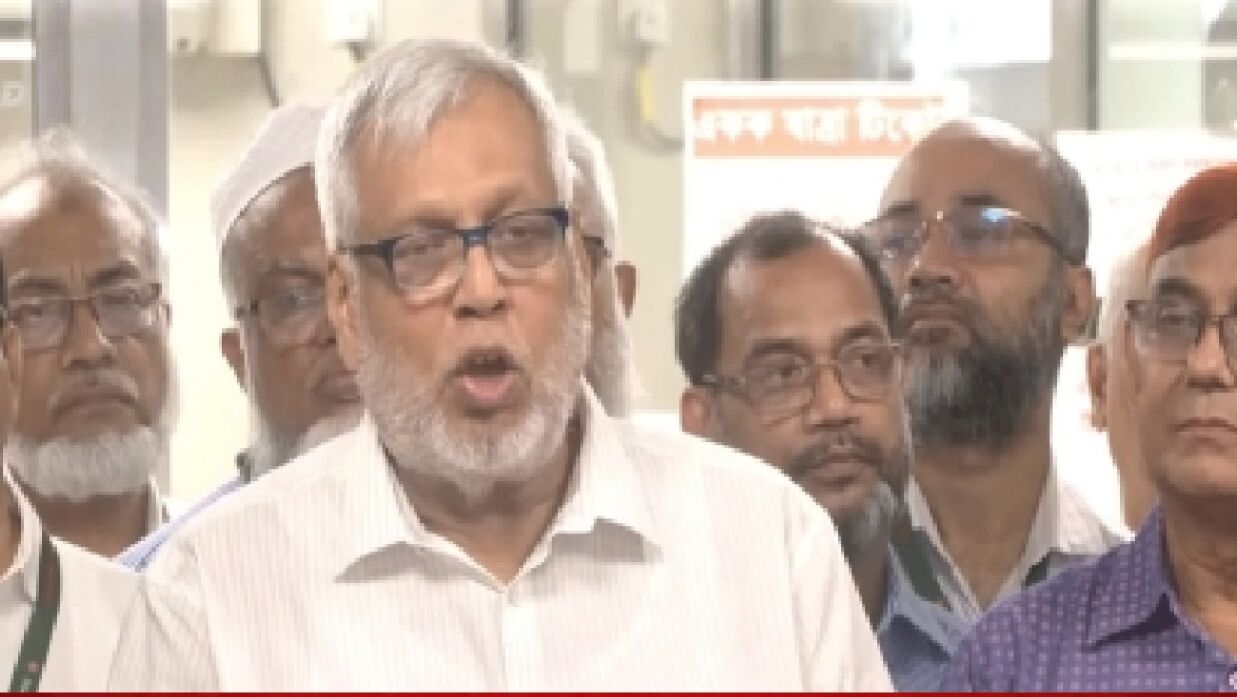 সড়ক পরিবহন ও সেতু মন্ত্রণালয়ের উপদেষ্টা মুহাম্মদ ফাওজল কবির খান