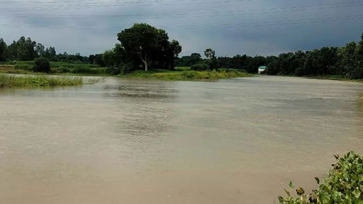 কোনো নদীর পানি বিপৎসীমার ওপর দিয়ে বইছে না