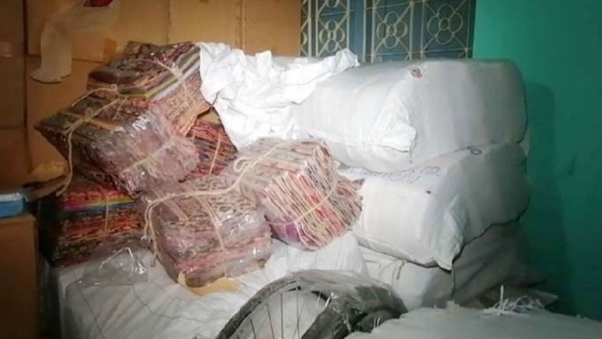 সাবেক মন্ত্রীর পিএসের গোডাউনে কোটি টাকার ত্রাণের মালামাল শাড়ি-লুঙ্গি-কম্বল উদ্ধার