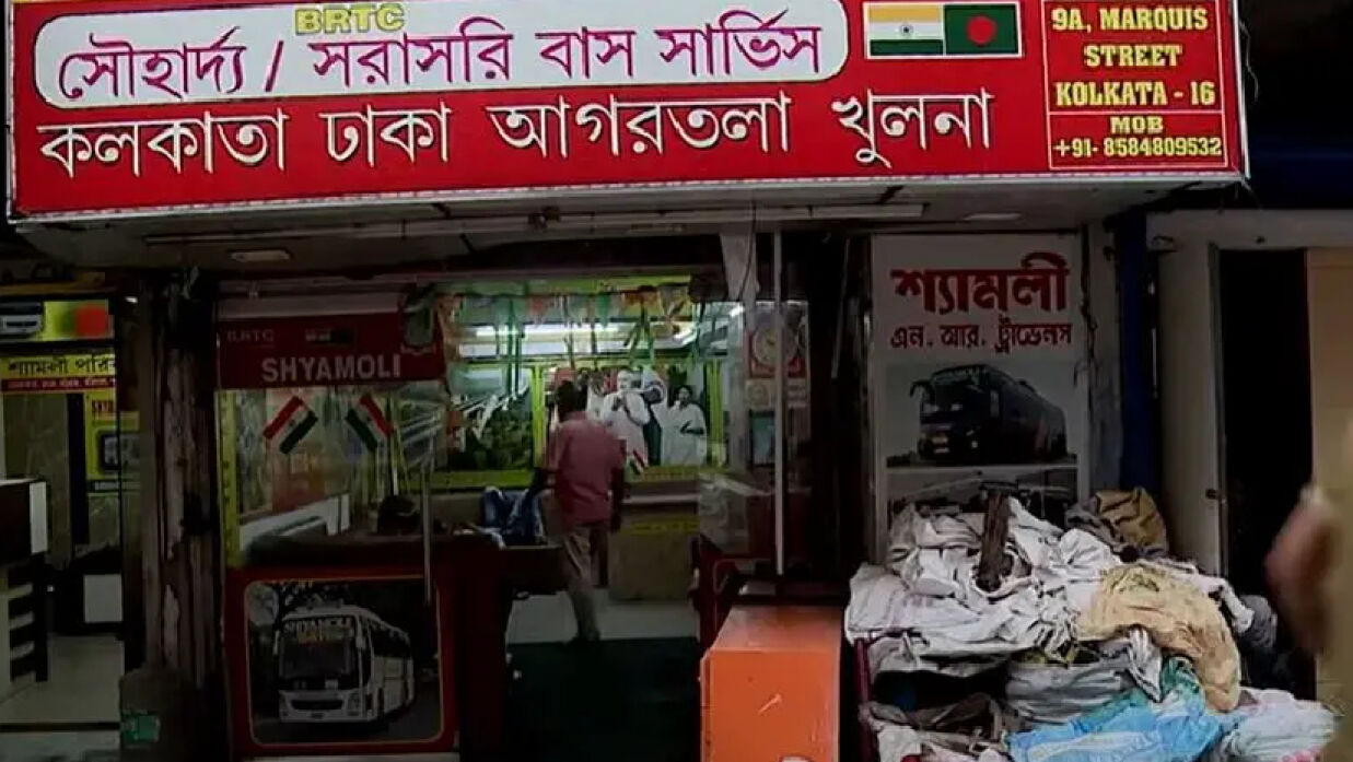 হোটেল ছাড়াও পরিবহন ও নানাবিধ পরিসেবা মার্কুইস স্ট্রিটে পাওয়া যায়