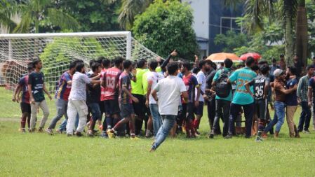 গণবিশ্ববিদ্যালয়ে খেলার মাঠে শিক্ষার্থীদের সংঘর্ষে আহত ২৫