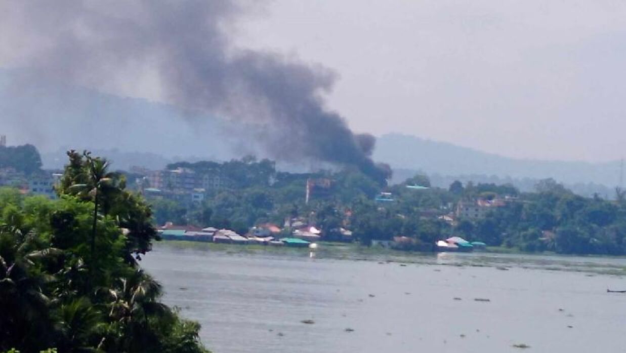 পাহাড়ে ৭২ ঘণ্টার অবরোধ