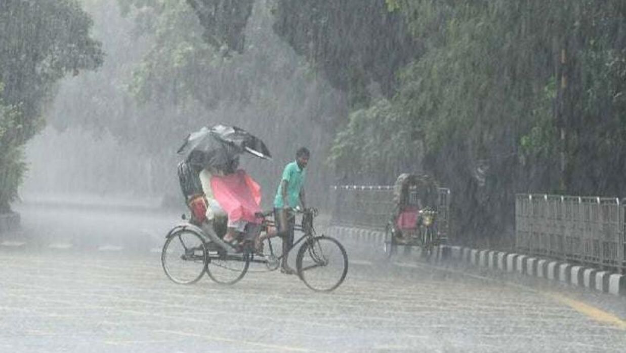 দেশের ৭ জেলায় ৬০ কিমি বেগে ঝড়, বজ্রসহ বৃষ্টির আশঙ্কা
