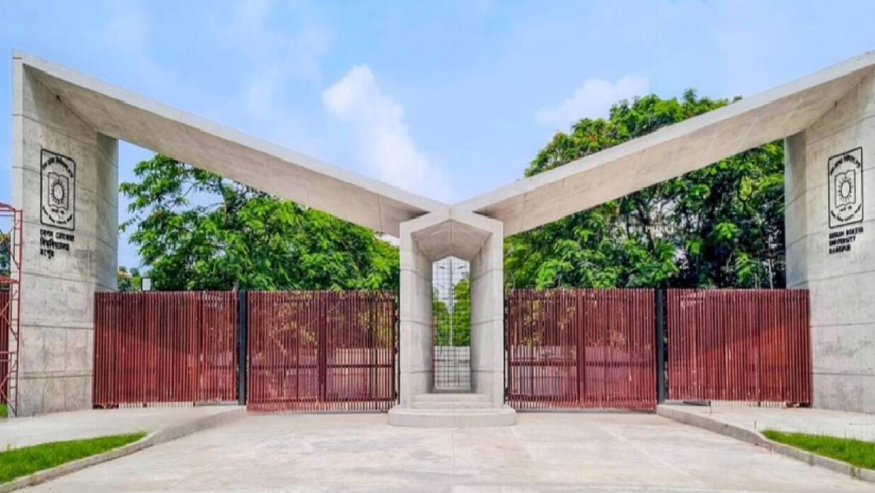 বহুল প্রত্যাশিত প্রধান ফটকের উদ্বোধনের তারিখ ঘোষণায় উচ্ছ্বাসিত বেরোবির শিক্ষার্থীরা।
