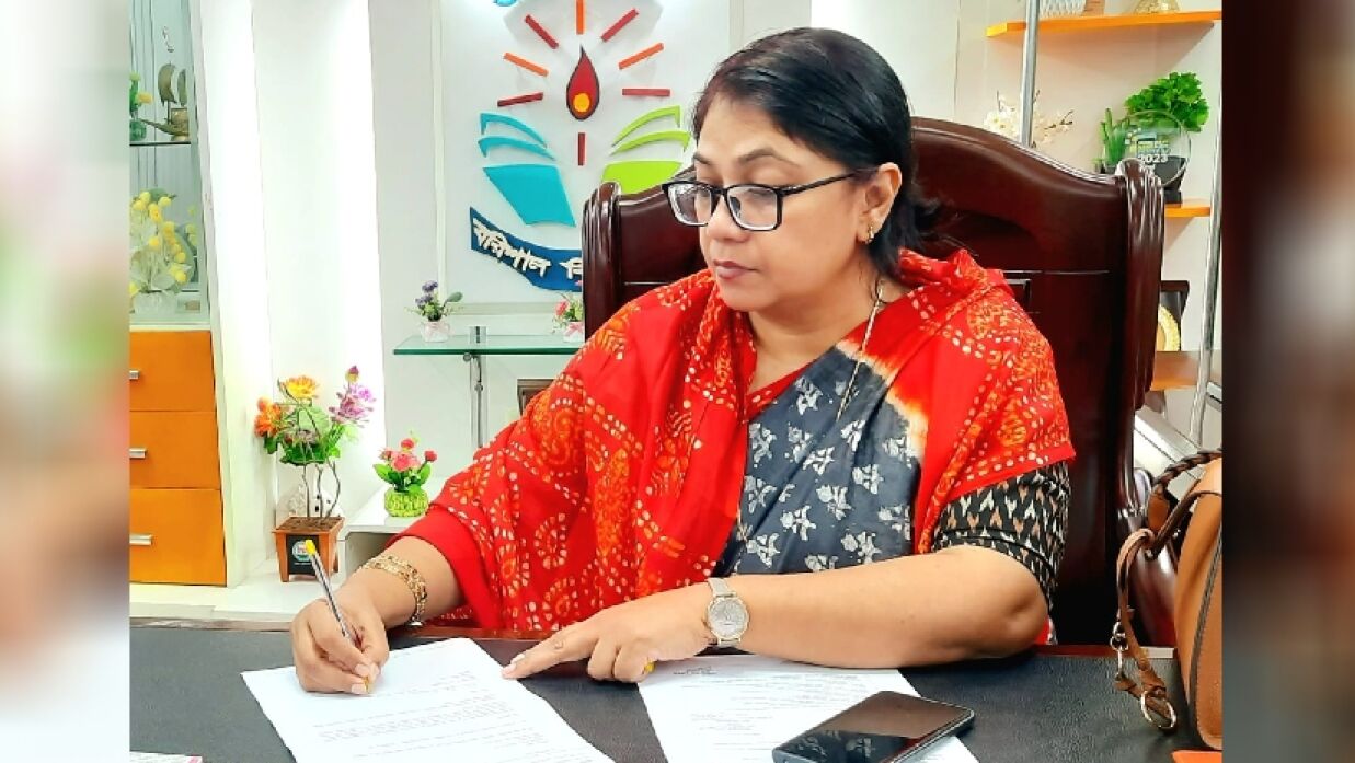 ববির প্রথম নারী উপাচার্য অধ্যাপক ড. শুচতিা শরমিনের যোগদান 