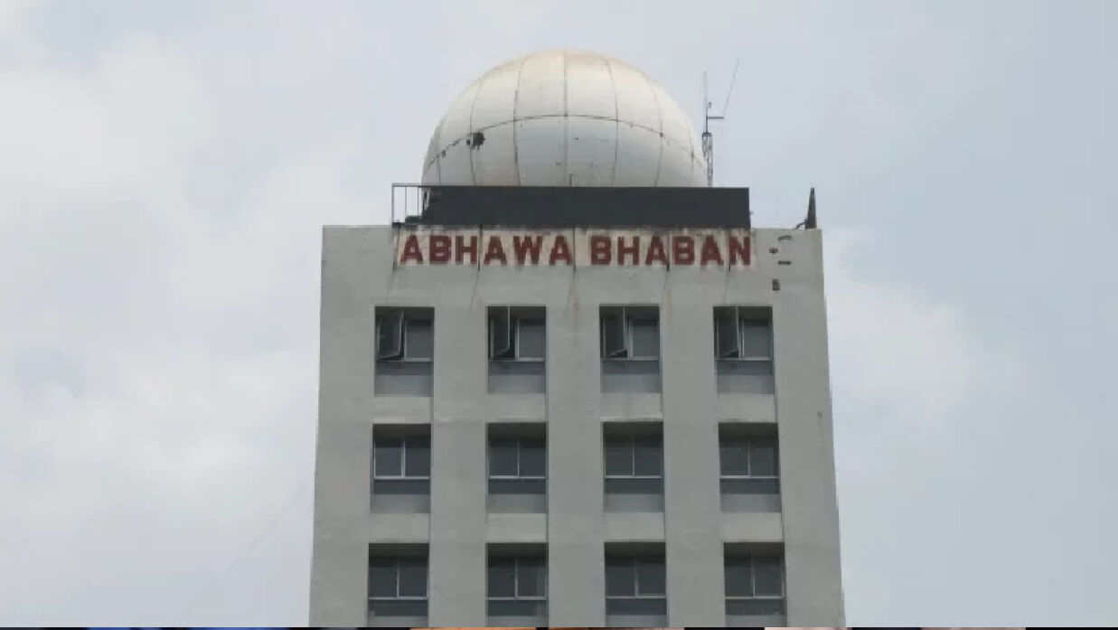 আট বিভাগে ভারি বর্ষণের পূর্বাভাস