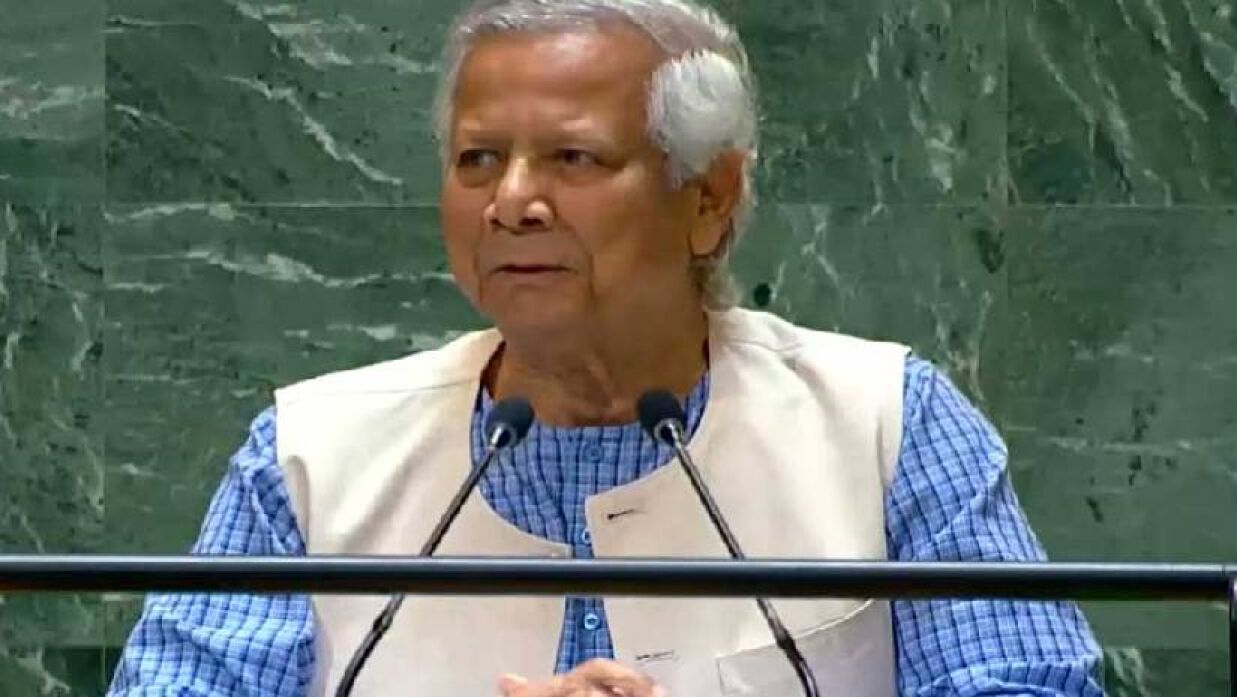অন্তর্বর্তী সরকারের প্রধান উপদেষ্টা নোবেলজয়ী অর্থনীতিবিদ ড. মুহাম্মদ ইউনূস