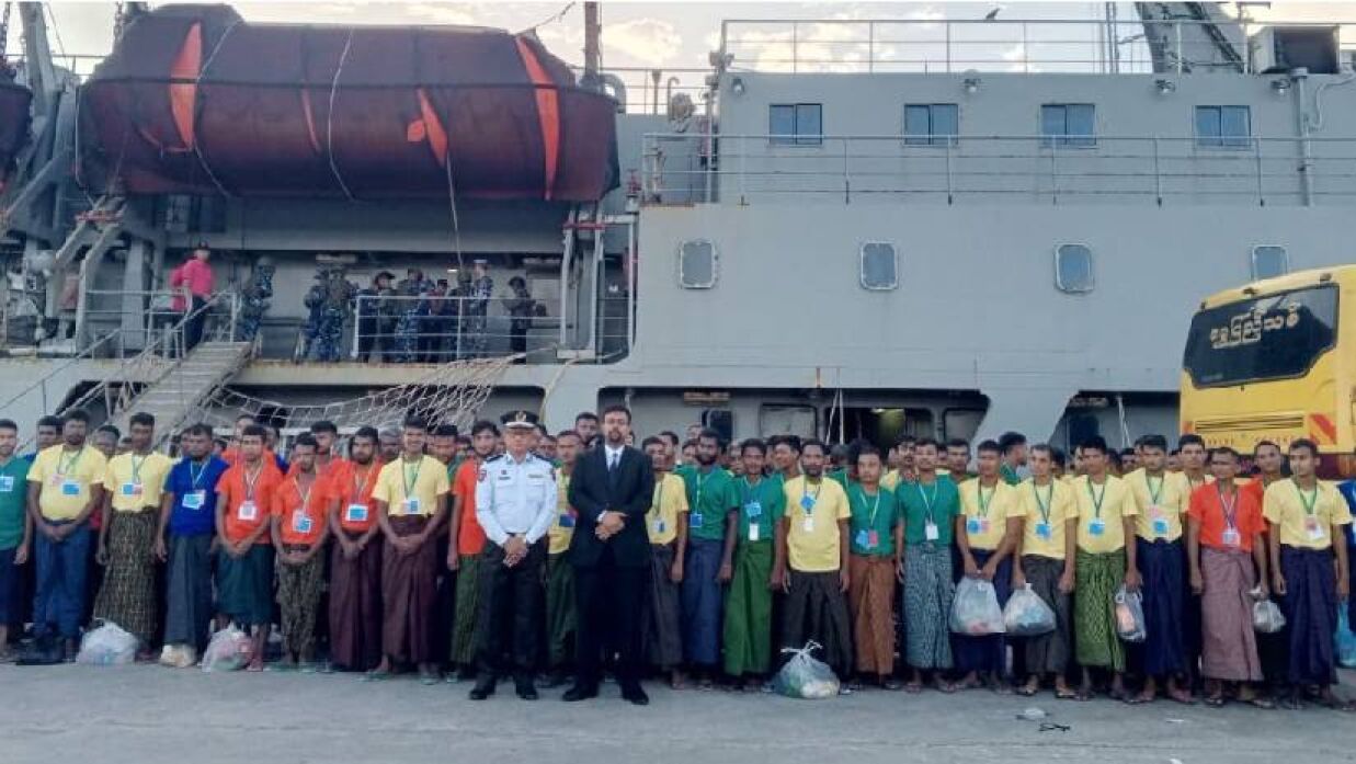 মিয়ানমারে থেকে দেশে ফিরছেন ৮৫ বাংলাদেশি