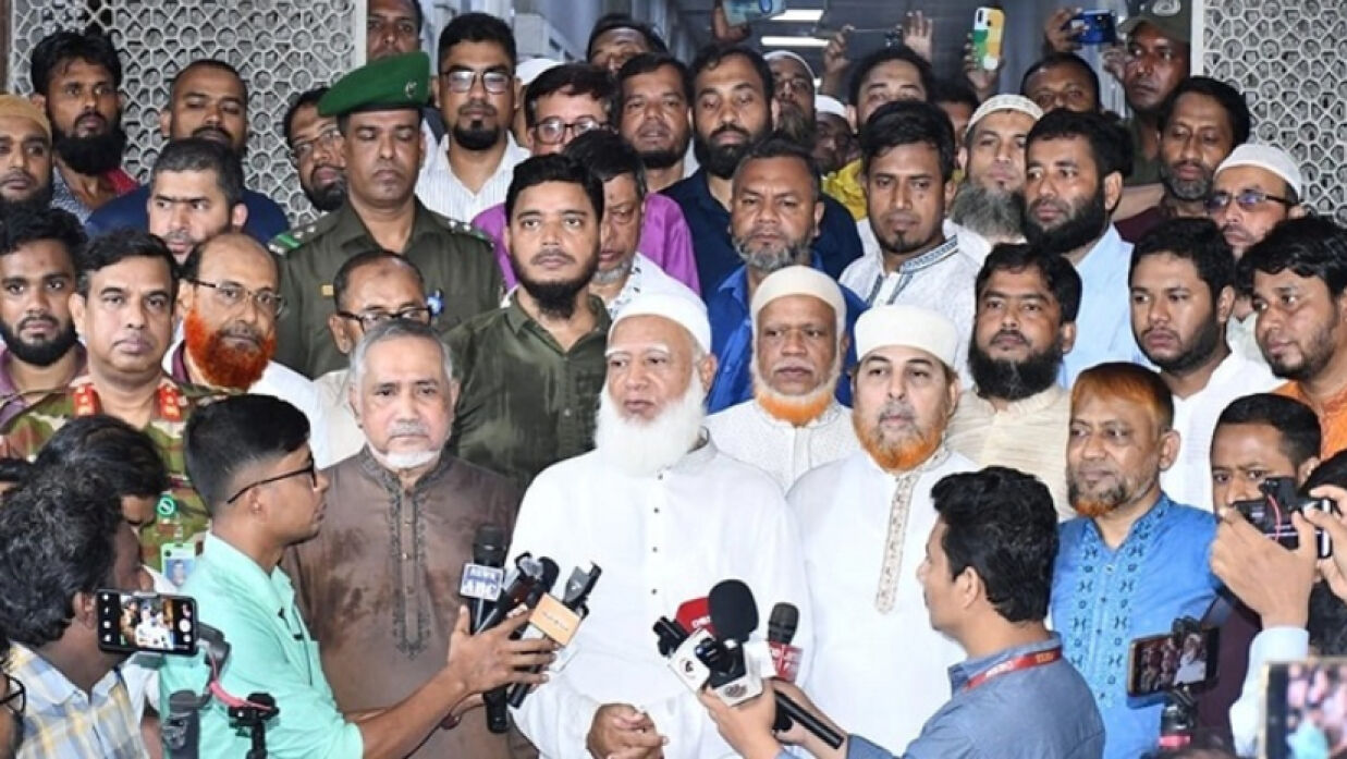 গণমাধ্যমের সঙ্গে বাংলাদেশ জামায়াতে ইসলামীর আমির শফিকুর রহমান