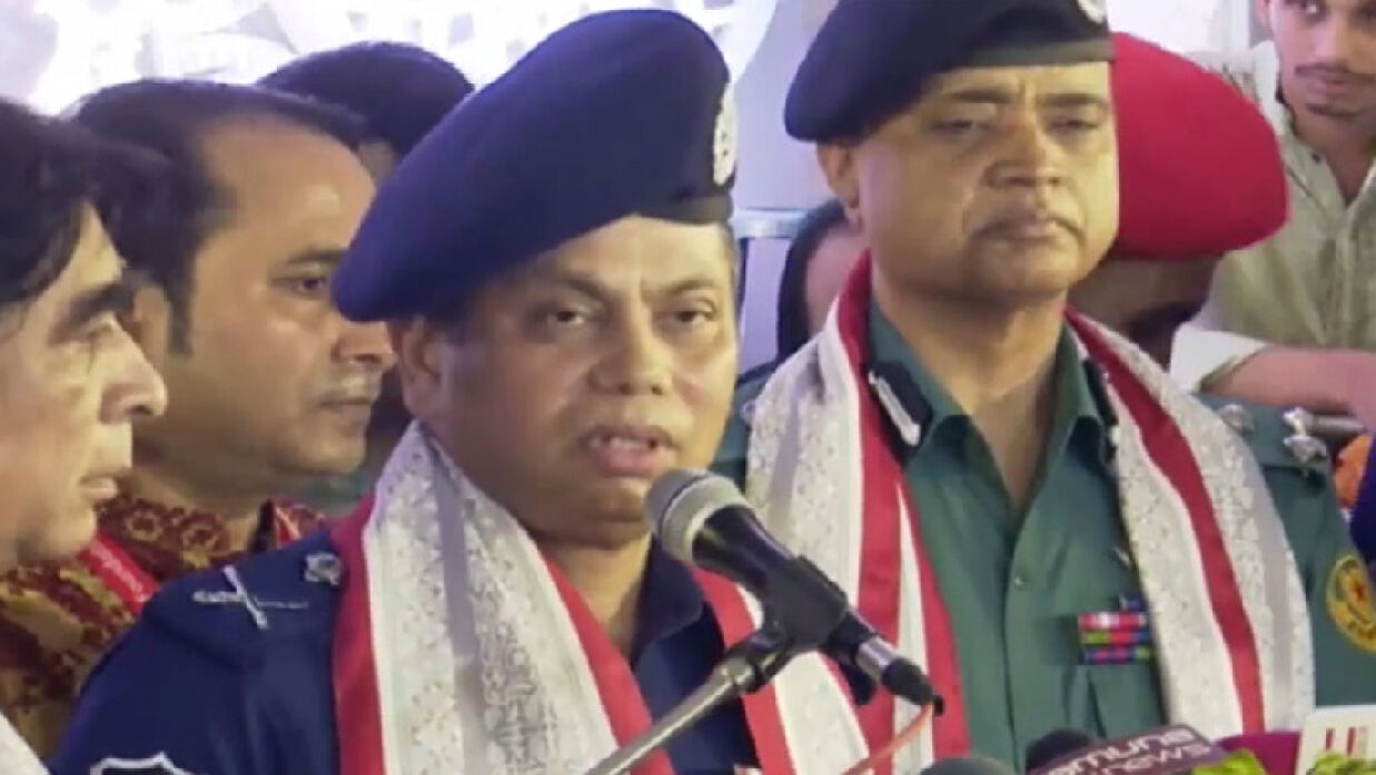 পরিদর্শন শেষে আইজিপি