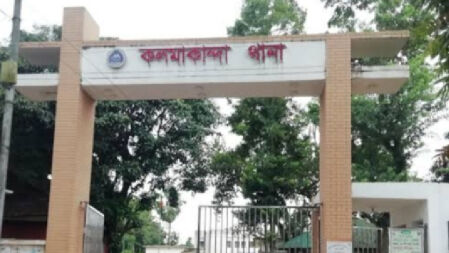 নেত্রকোণায় গাড়ি চাপায় প্রাণ গেল মাদ্রাসা শিক্ষার্থীর