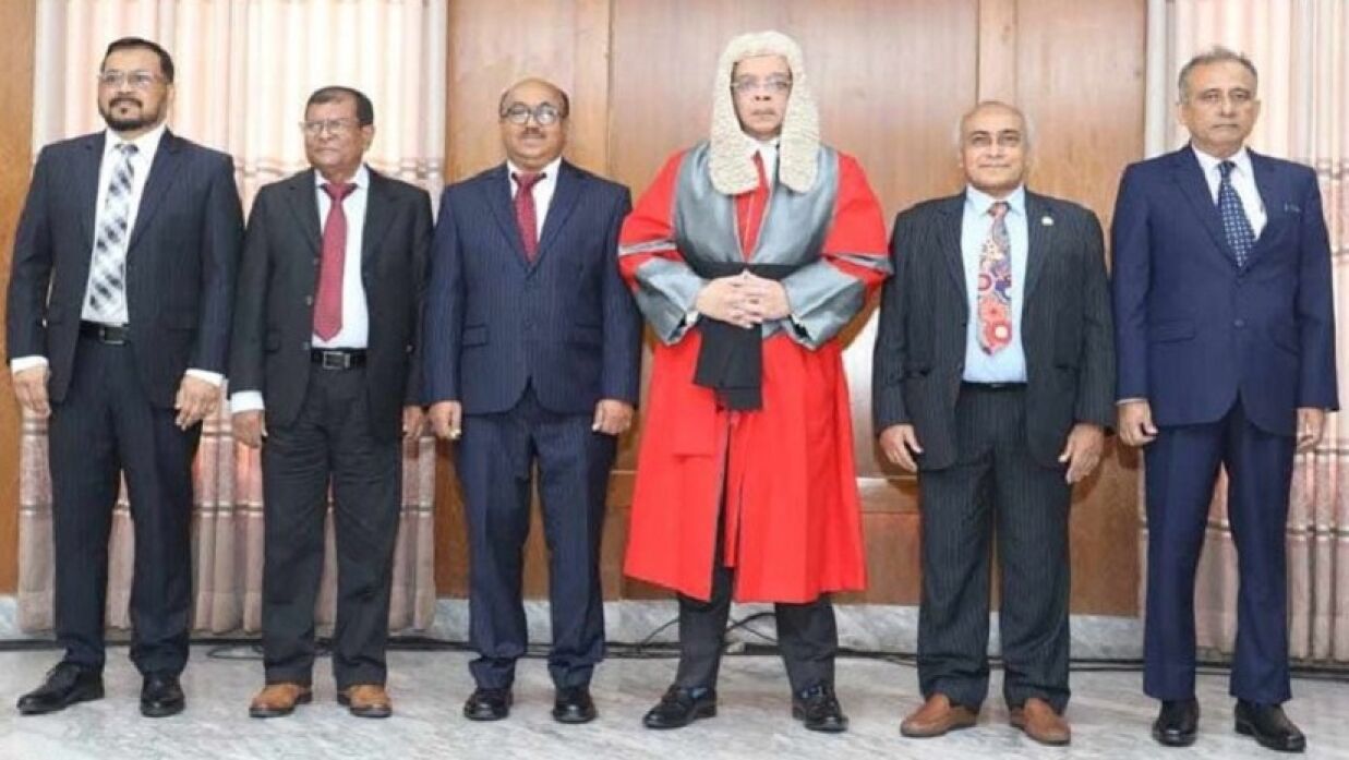 পিএসসির চেয়ারম্যান ও সদস্য হিসেবে নিয়োগ পাওয়া চারজন শপথ নিয়েছেন