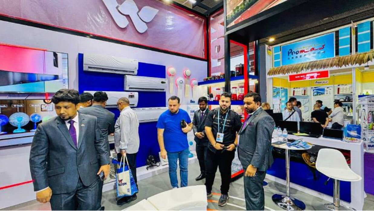  ক্যান্টন ফেয়ারে ওয়ালটন প্যাভিলিয়নে বিদেশী ক্রেতা-দর্শণার্থীদের ভিড়