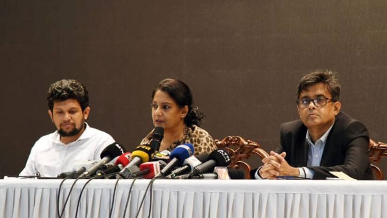 বৈঠকে দিচ্ছেন সৈয়দা রিজওয়ানা হাসান