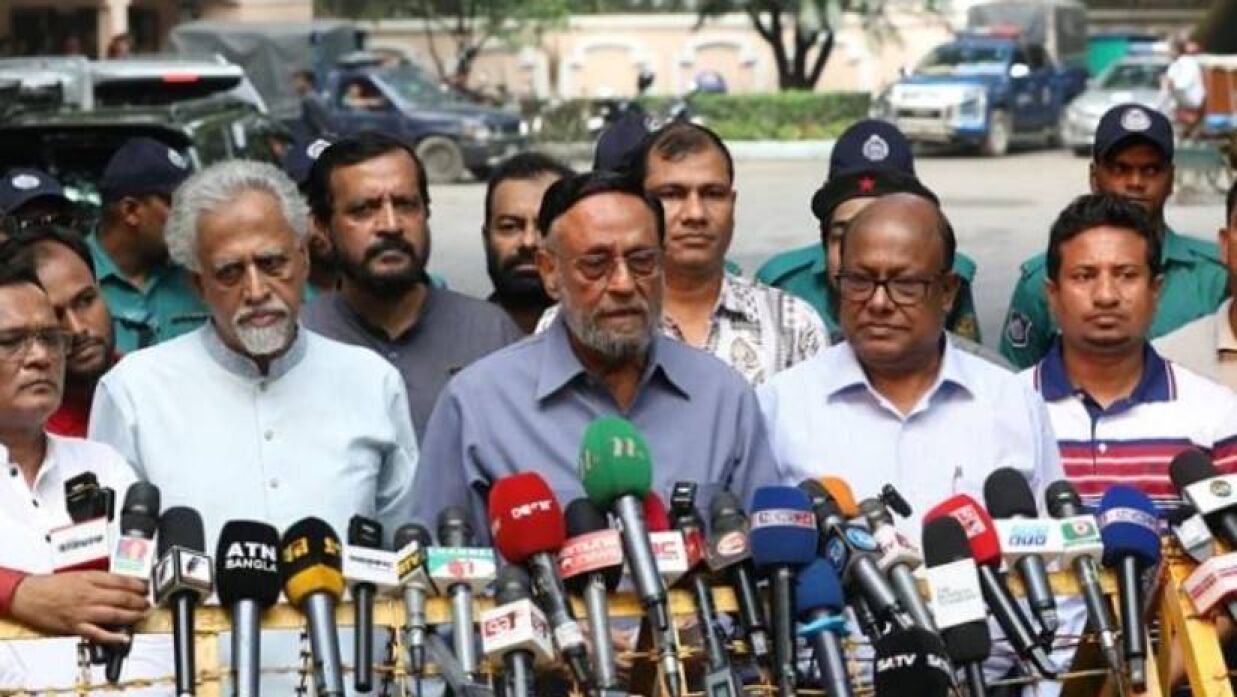 প্রধান উপদেষ্টার সঙ্গে সংলাপের পর ব্রিফিংয়ে এ এলডিপি নেতারা