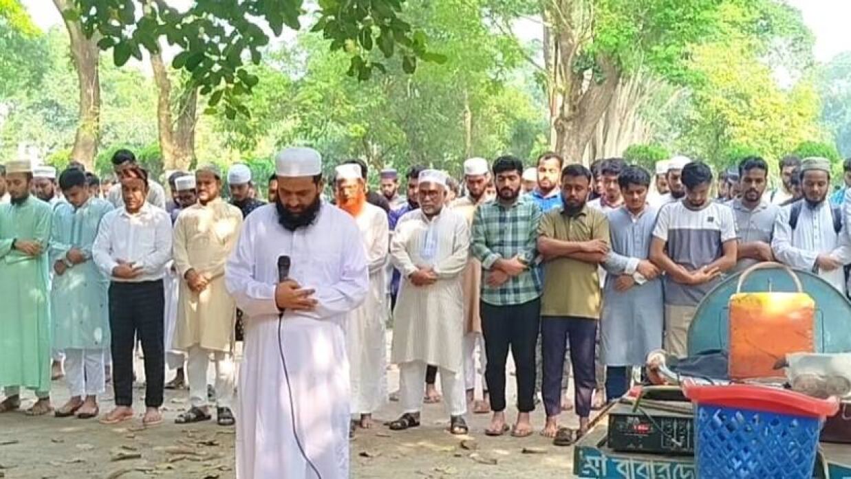 ইবিতে হামাসের প্রধান ইয়াহিয়া সিনওয়ারের গায়েবানা জানাজা অনুষ্ঠিত হয়