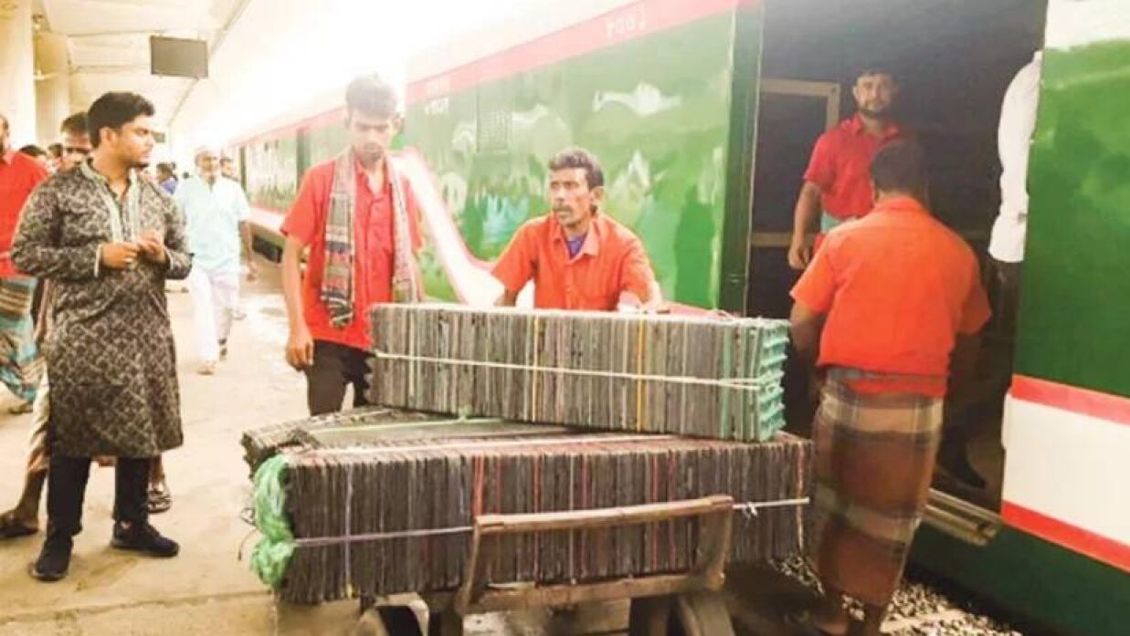 ‘কৃষি ট্রেন’ খরচ ৯ লাখ, আয় ৩৬০ টাকা