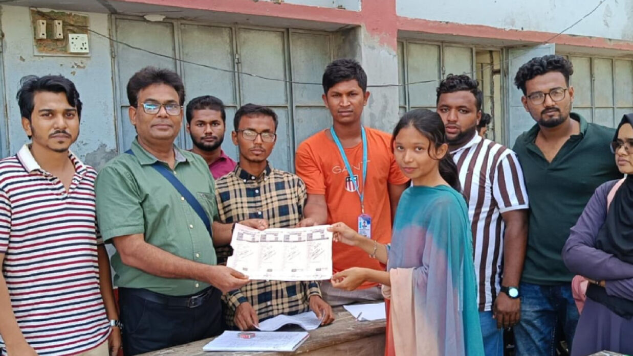 শিক্ষার্থীদের পাশে ভিক্টোরিয়া কলেজ ডিগ্রি উন্নয়ন পরিষদ