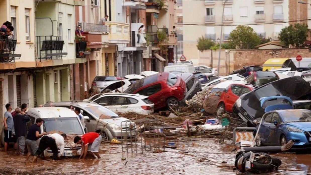 স্পেনে ভয়াবহ বন্যায়  বিপর্যস্ত অনেক এলাকা