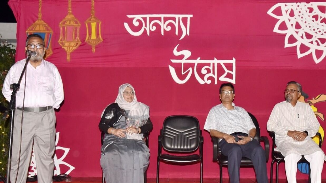 খুবির বঙ্গমাতা শেখ ফজিলাতুন্নেছা হলে উৎসবমুখর পরিবেশে আয়োজিত ‘অনন্যা উন্মেষ’ অনুষ্ঠান