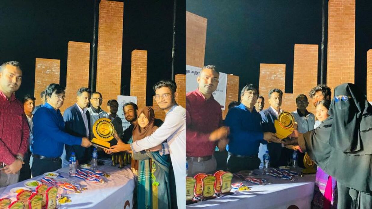 বিতর্কের চ্যাম্পিয়ন ও রানার-আপ দলের পুরস্কার গ্রহণ