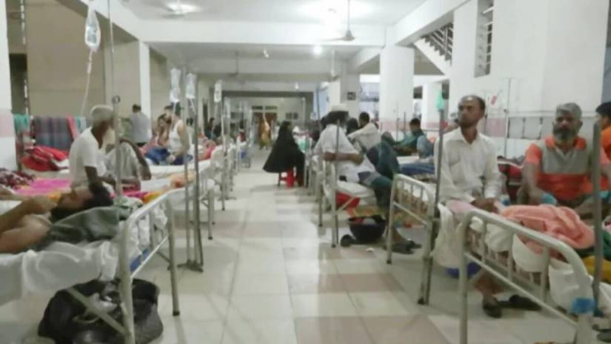 অর্থসংকটে স্বাস্থ্যসেবা ব্যাহত, বেতন পাচ্ছেন না ১৯ হাজার কর্মী